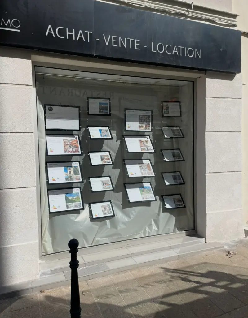 Vitrine commerce installée