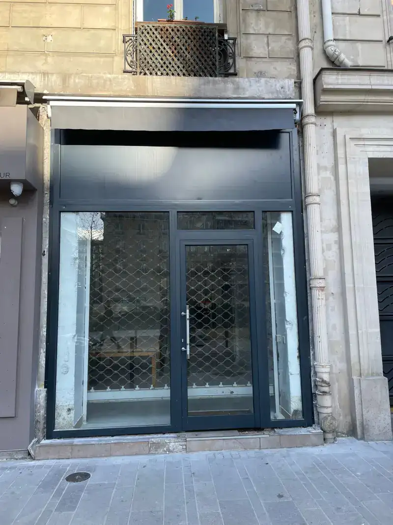 Rideau métallique de commerce installé par Serrurerie Templier